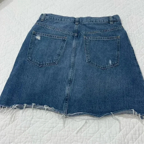 WE THE FREE DENIM FRAY HEM TRENDY DISTRESSED MINI SKIRT size 27 - Picture 4 of 8